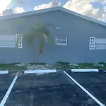 Lovely 2-Bedroom 1-Bath Rental In Oakland Park Fl