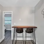 Rustic Retreats Modern 1Br For 4 Guests In The Heart Of Fort Lauderdale
