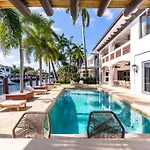 Tropical Waterfront 7 Bedroom House In Seven Isles