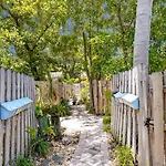Lovely 1 Bedroom - Just Beachy By Pmi