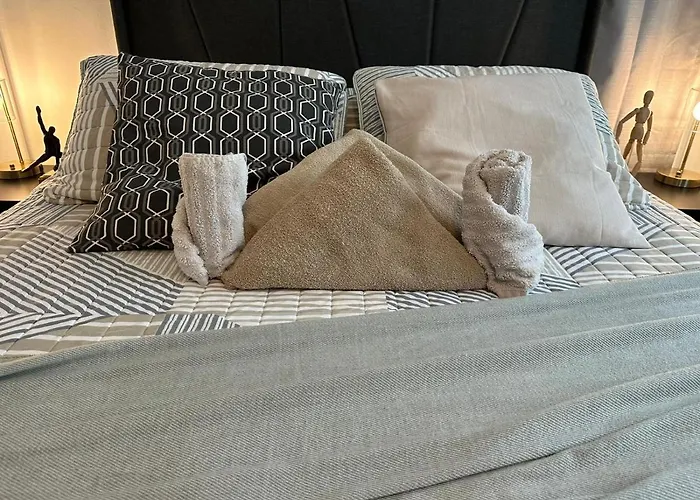 Cozy & Confy Apt W/Full Kitchen For 4Ppl