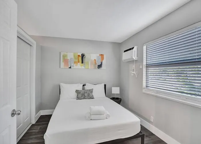 Rustic Retreats Modern 1Br For 4 Guests In The Heart Of Fort Lauderdale
