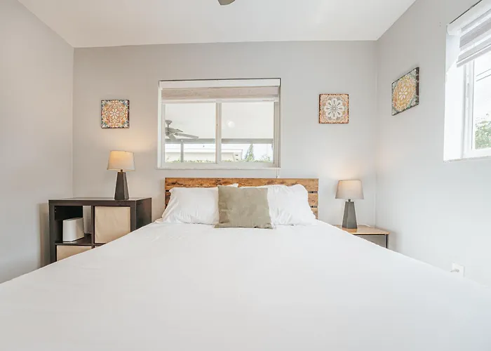 Home With A Pool Close To Beach And Fll Airport Pool Heated October- March