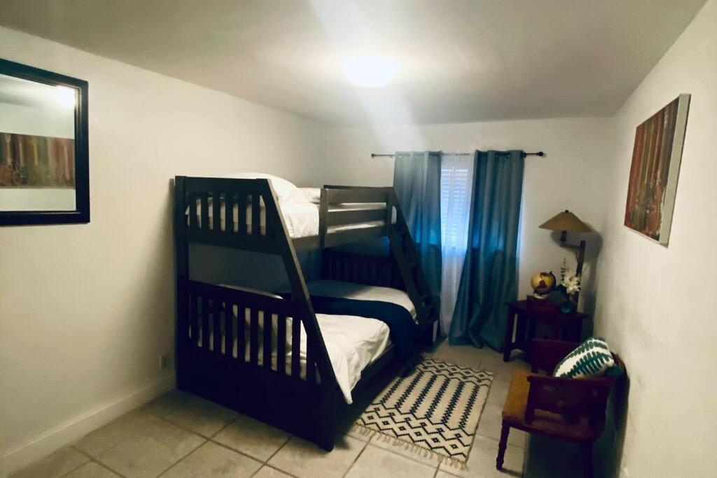 Lovely 2-bedroom 1-bath In Oakland Park Fl Holiday home