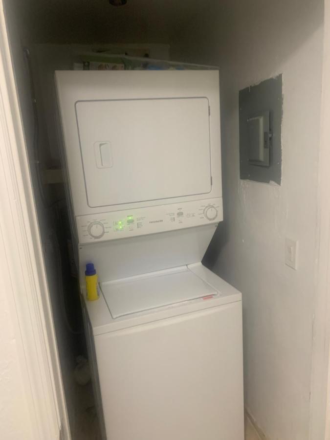 Lovely 2-bedroom 1-bath In Oakland Park Fl Holiday home Fort Lauderdale
