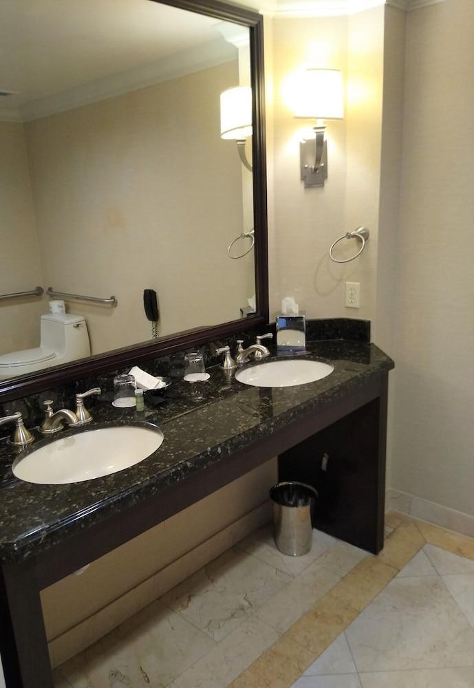 Residences At The Atlantic Aparthotel 4*