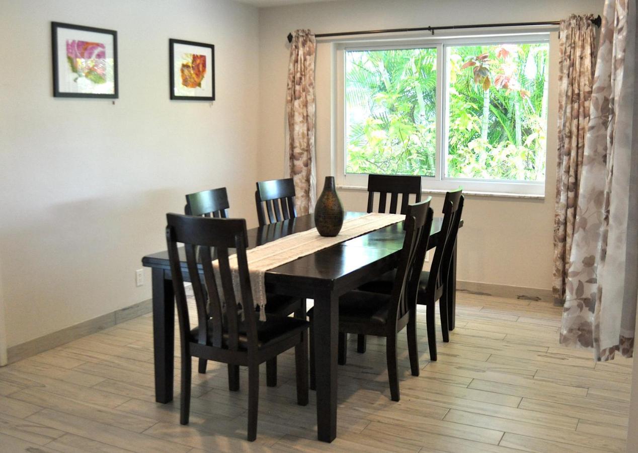 Holiday home Lovely 3-bd, Walk To Bars, 9 Min Drive From Beach! Heated Pool. Fort Lauderdale
