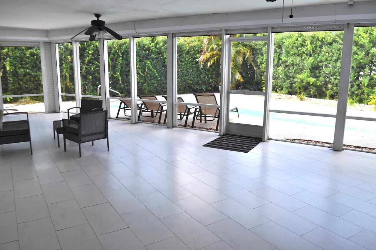 Holiday home Lovely 3-bd, Walk To Bars, 9 Min Drive From Beach! Heated Pool. Fort Lauderdale