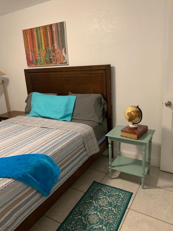 Lovely 2-bedroom 1-bath In Oakland Park Fl Fort Lauderdale