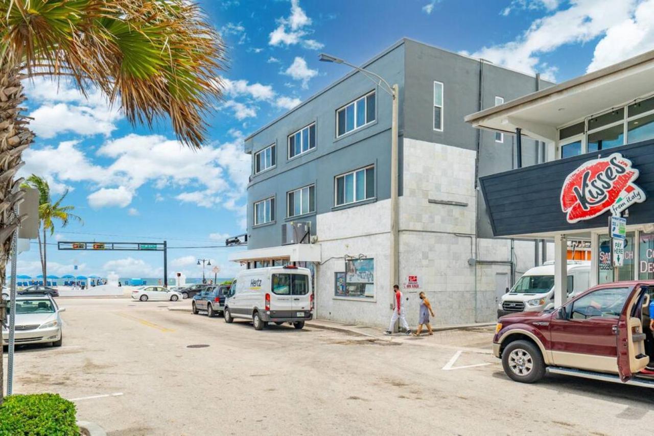 The Purple Pelican Beachfront With Ocean Balcony Unit 3