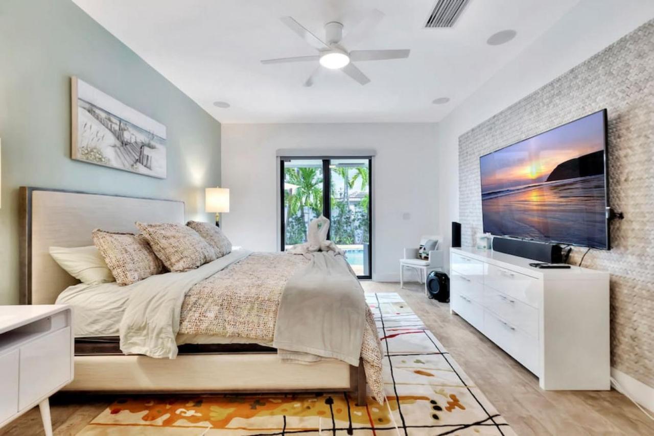 Lynoras Luxe Estate 3 Bedroom 3 Bath With Modern Design And Heated Pool * Fort Lauderdale