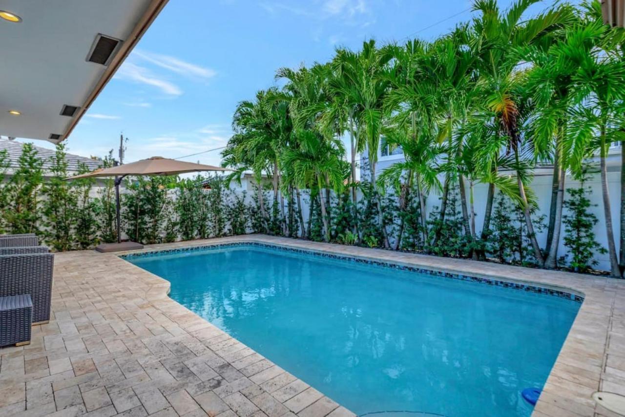 Lynoras Luxe Estate 3 Bedroom 3 Bath With Modern Design And Heated Pool * Fort Lauderdale