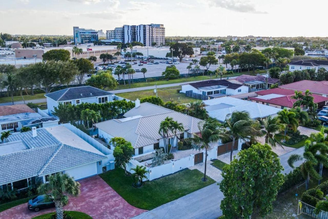 Holiday home Lynoras Luxe Estate 3 Bedroom 3 Bath With Modern Design And Heated Pool Fort Lauderdale