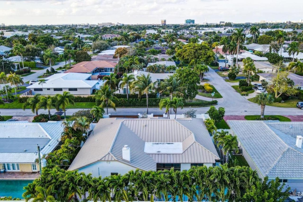 Lynoras Luxe Estate 3 Bedroom 3 Bath With Modern Design And Heated Pool