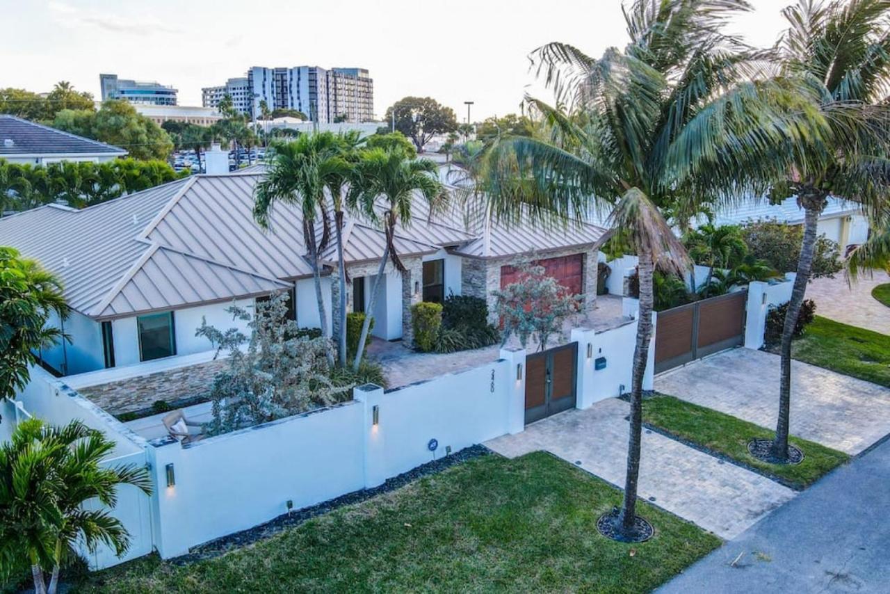 Lynoras Luxe Estate 3 Bedroom 3 Bath With Modern Design And Heated Pool Holiday home Fort Lauderdale