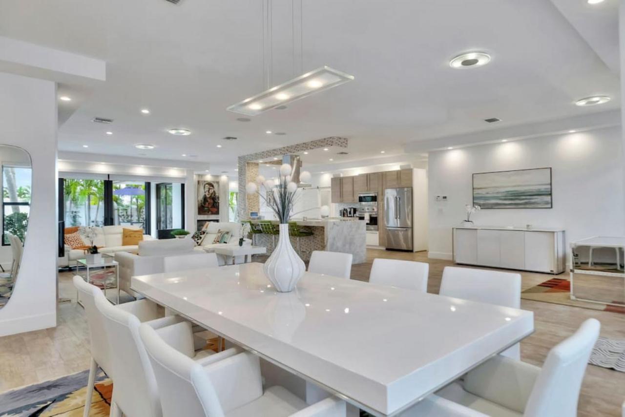 Lynoras Luxe Estate 3 Bedroom 3 Bath With Modern Design And Heated Pool Holiday home Fort Lauderdale