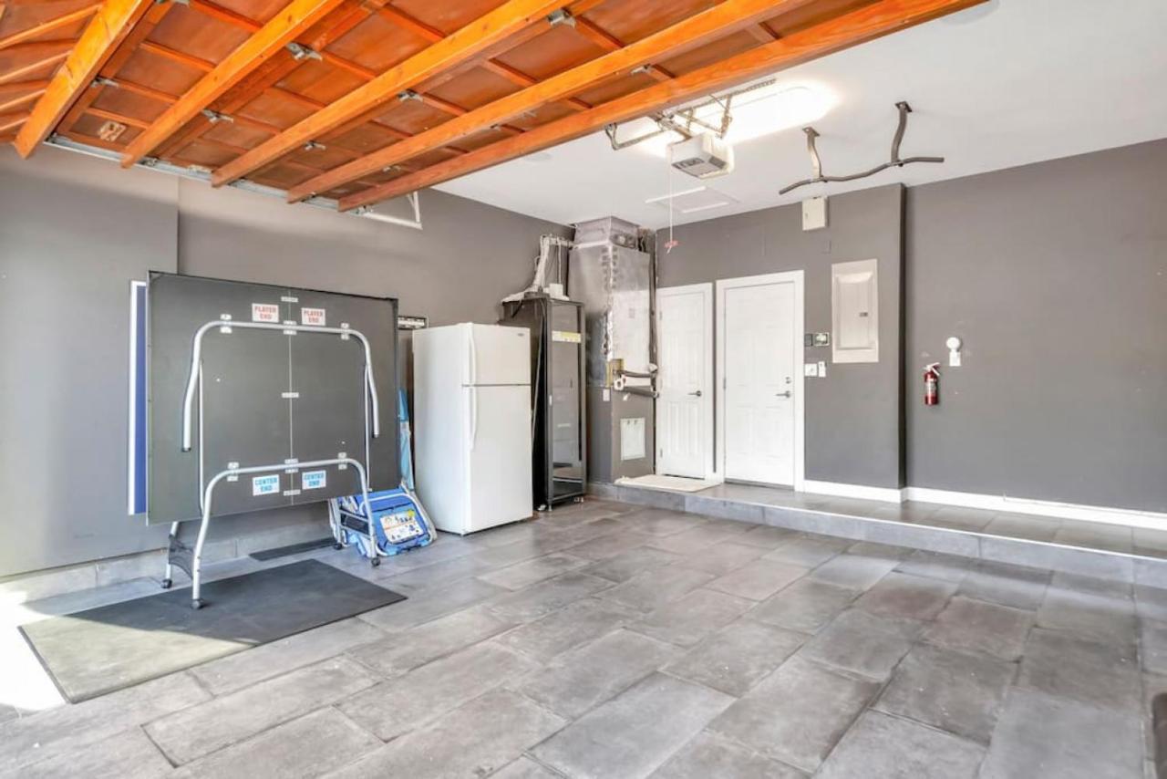 Lynoras Luxe Estate 3 Bedroom 3 Bath With Modern Design And Heated Pool * Fort Lauderdale