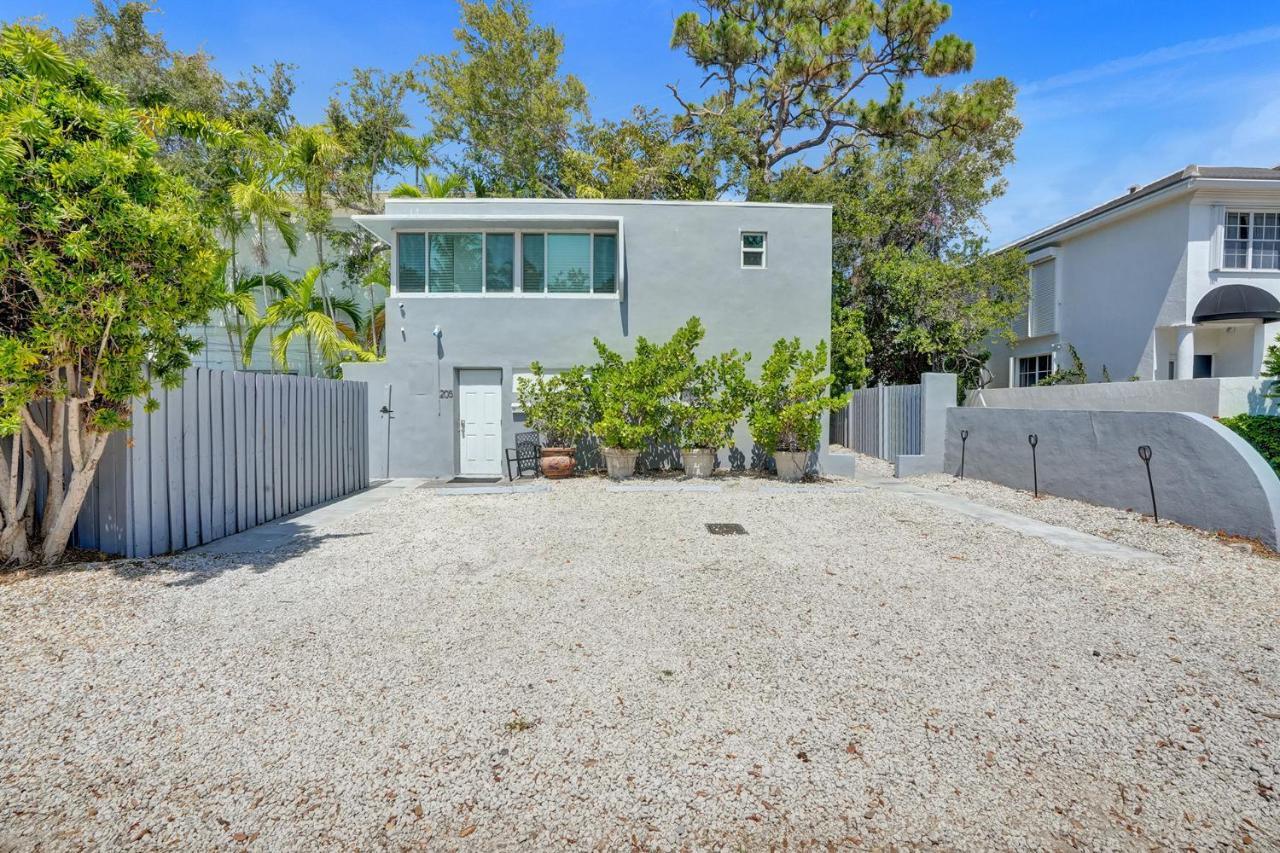 Olas Oasis, Pool, Parking, And Cozy!