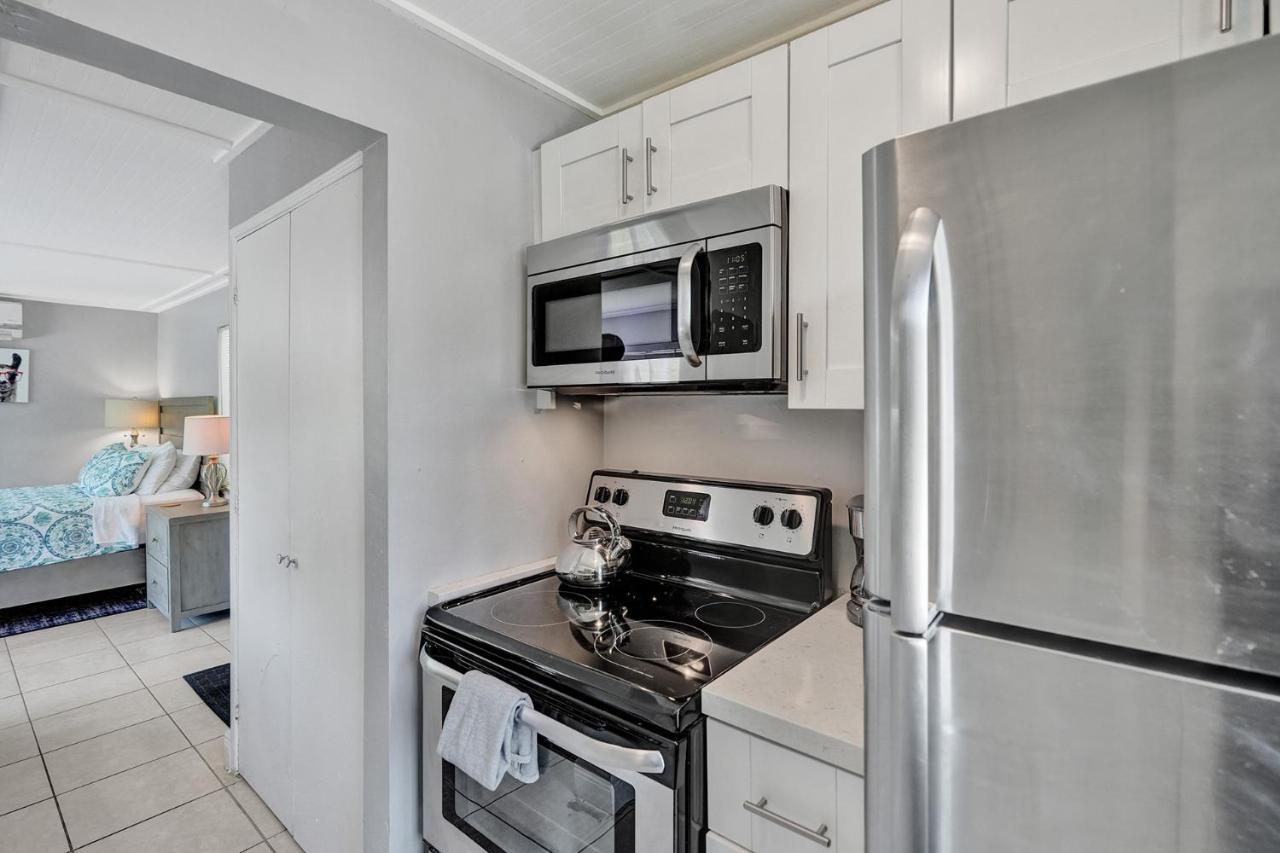 Olas Oasis, Pool, Parking, And Cozy! Apartment *