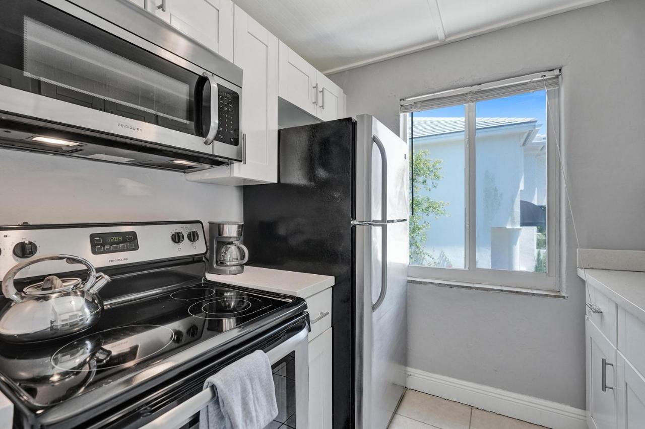 Olas Oasis, Pool, Parking, And Cozy! Apartment *