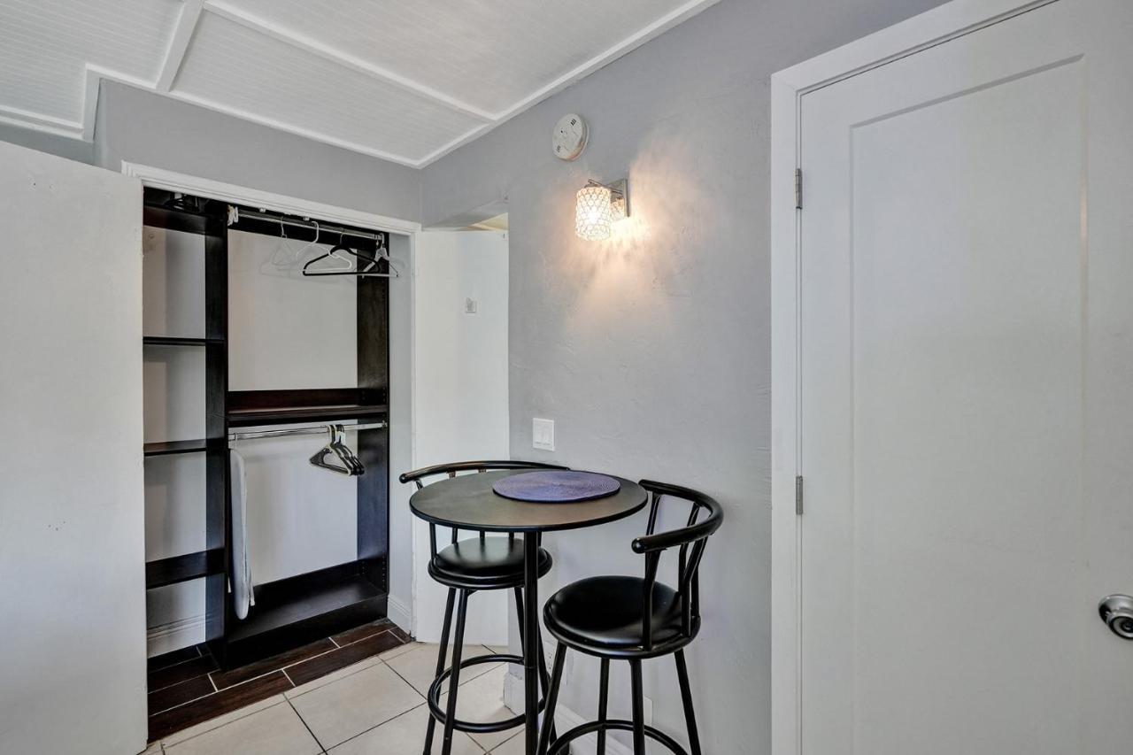 Apartment Olas Oasis, Pool, Parking, And Cozy! Fort Lauderdale