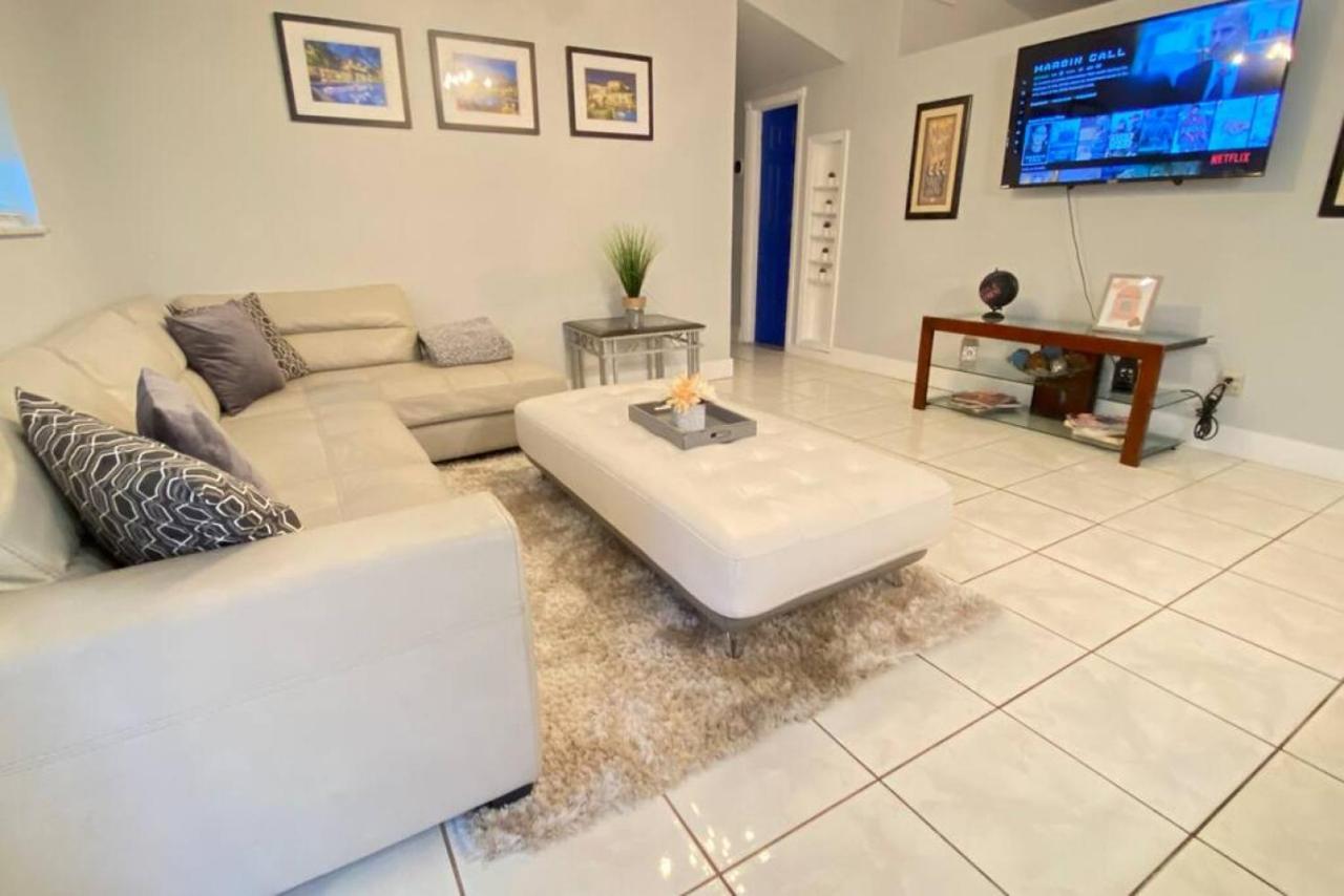 Holiday home Great Location Pool W Pool Table 5br Fort Lauderdale
