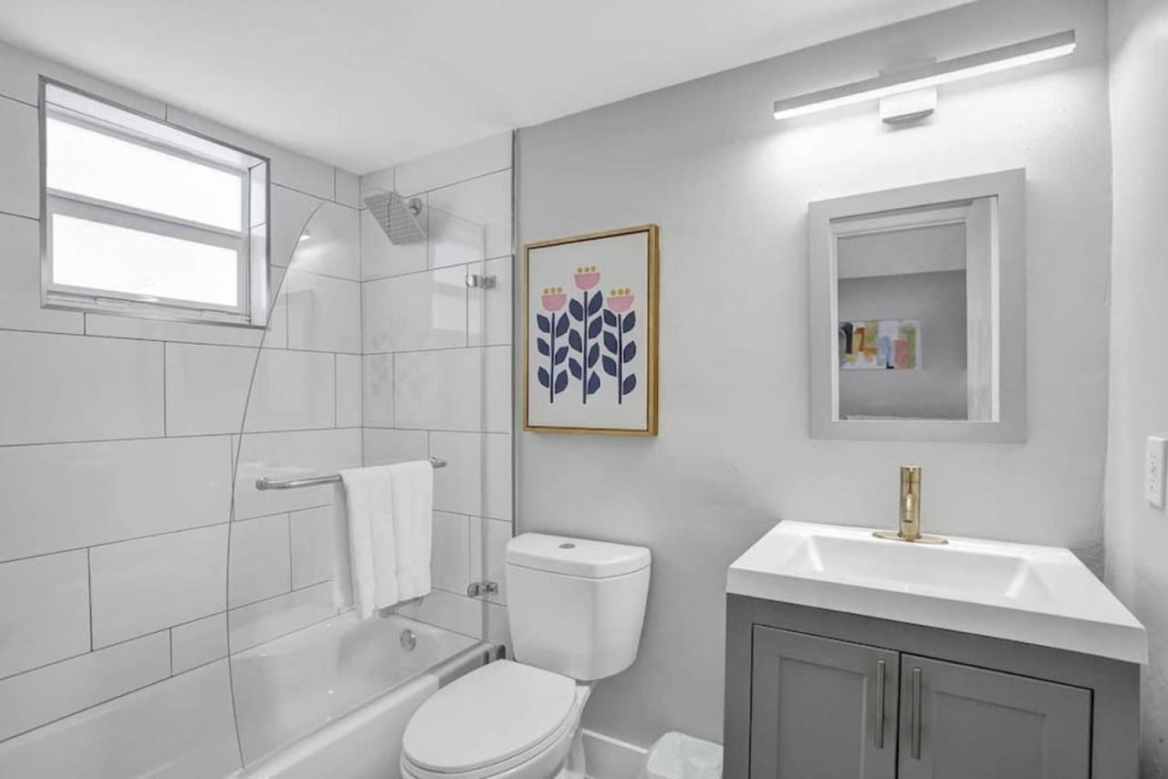 Rustic Retreats Modern 1br For 4 Guests In The Heart Of Lauderdale Apartment