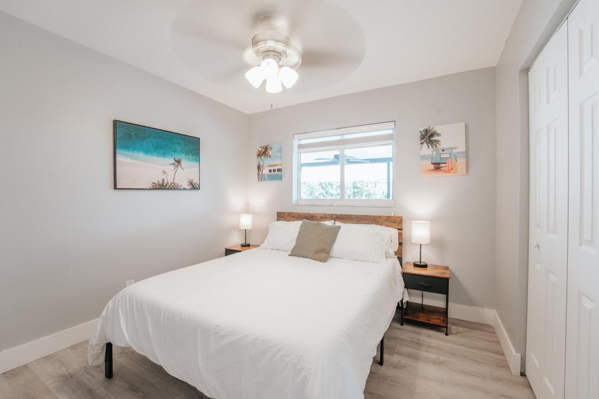 Holiday home With A Pool Close To And Fll Airport Pool Heated October- March *