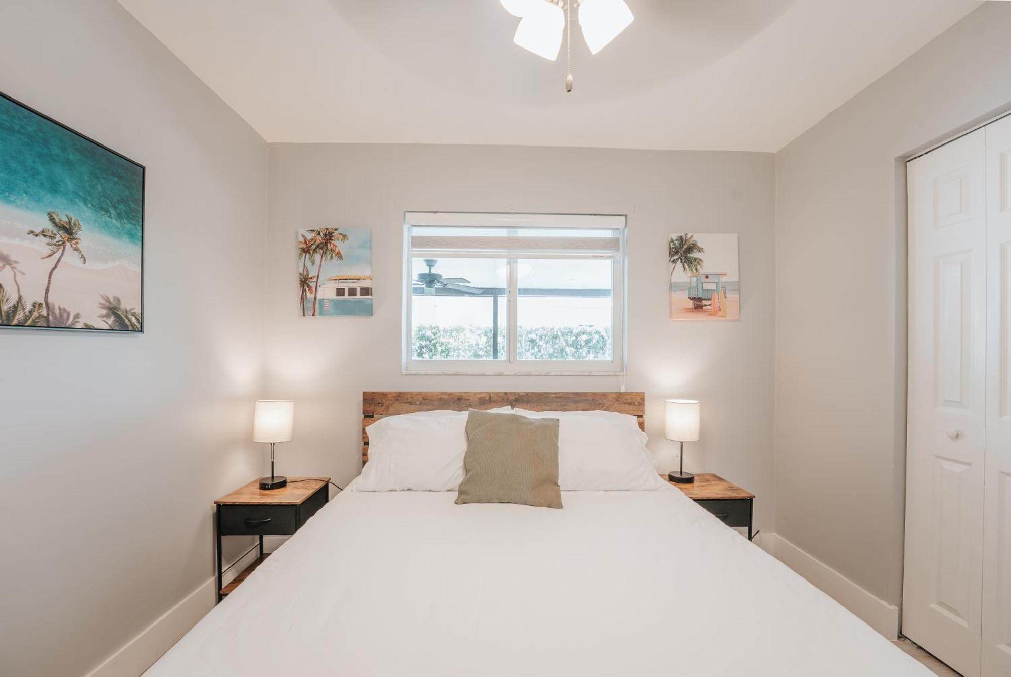 With A Pool Close To And Fll Airport Pool Heated October- March