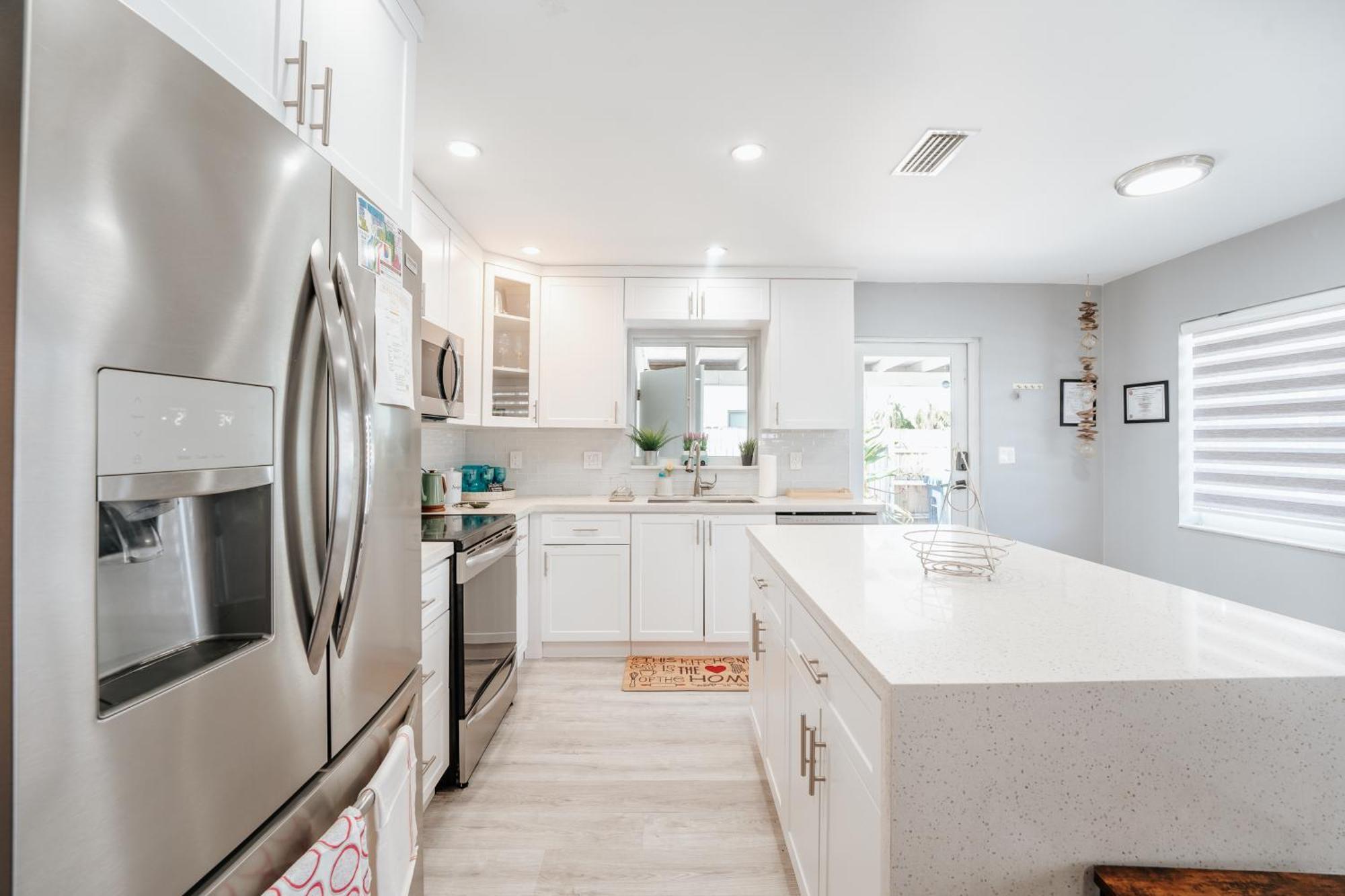 With A Pool Close To And Fll Airport Pool Heated October- March * Fort Lauderdale