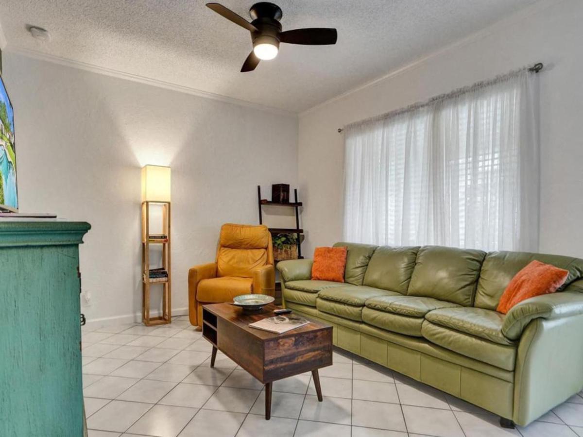 Holiday home 3 Min. Walk To Wilton Drive, Pool And Huge Yard Fort Lauderdale