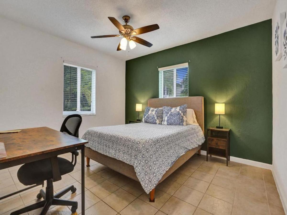 3 Min. Walk To Wilton Drive, Pool And Huge Yard * Fort Lauderdale