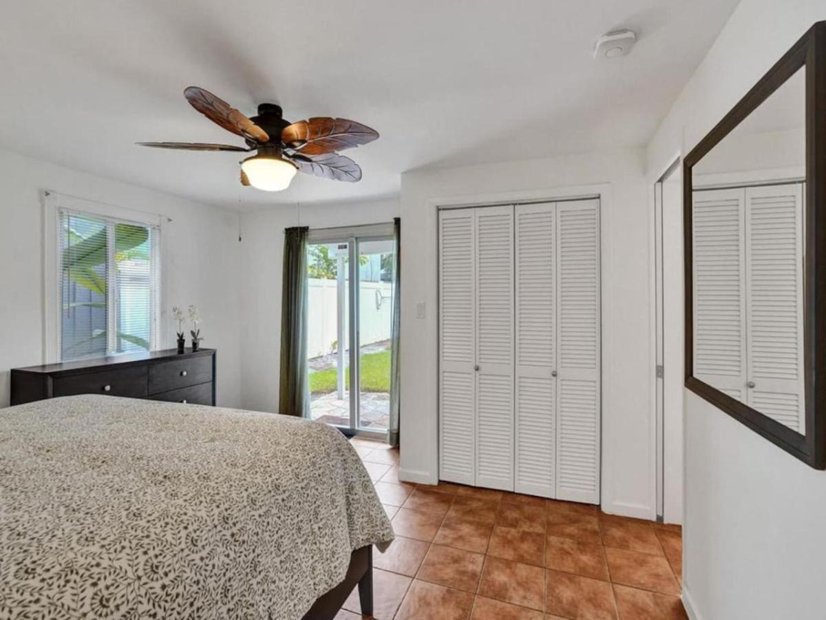 3 Min. Walk To Wilton Drive, Pool And Huge Yard Holiday home Fort Lauderdale