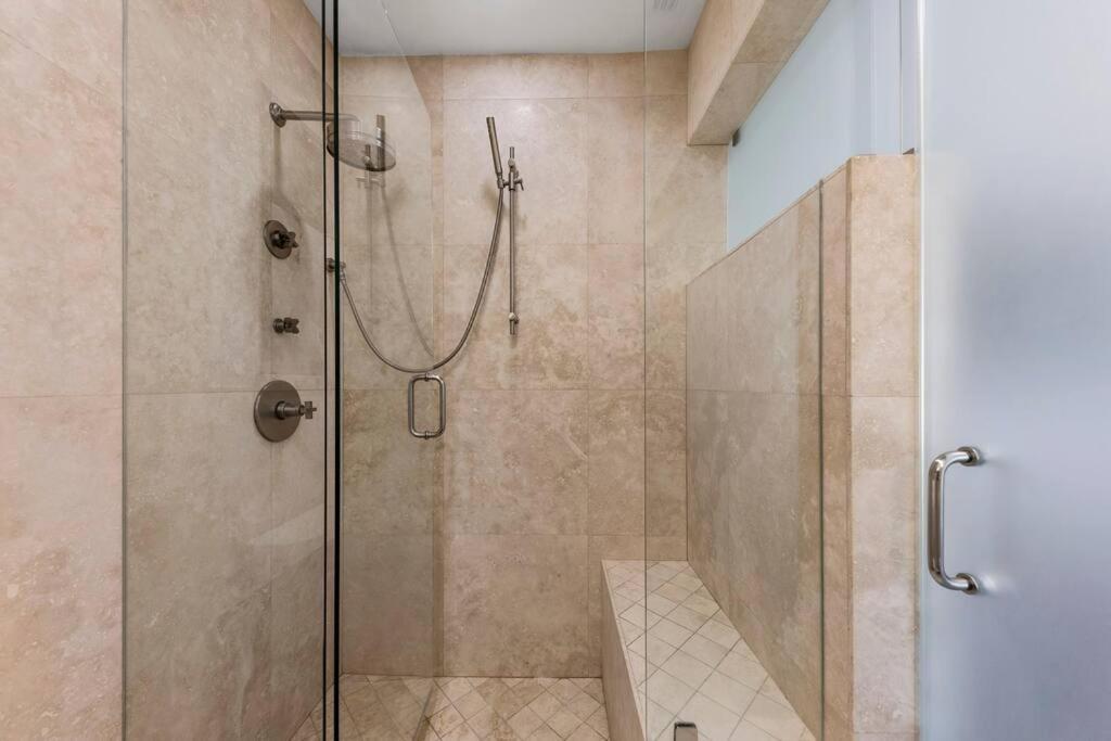 Tropical Waterfront 7 Bedroom House In Seven Isles Fort Lauderdale