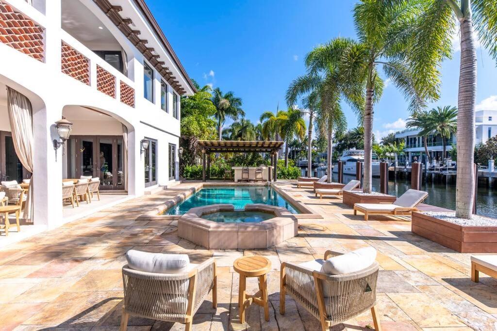 Tropical Waterfront 7 Bedroom House In Seven Isles