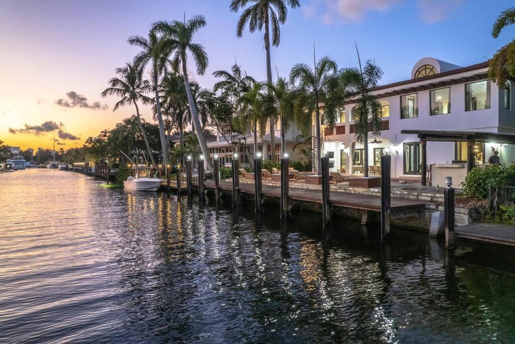 Villa Tropical Waterfront 7 Bedroom House In Seven Isles