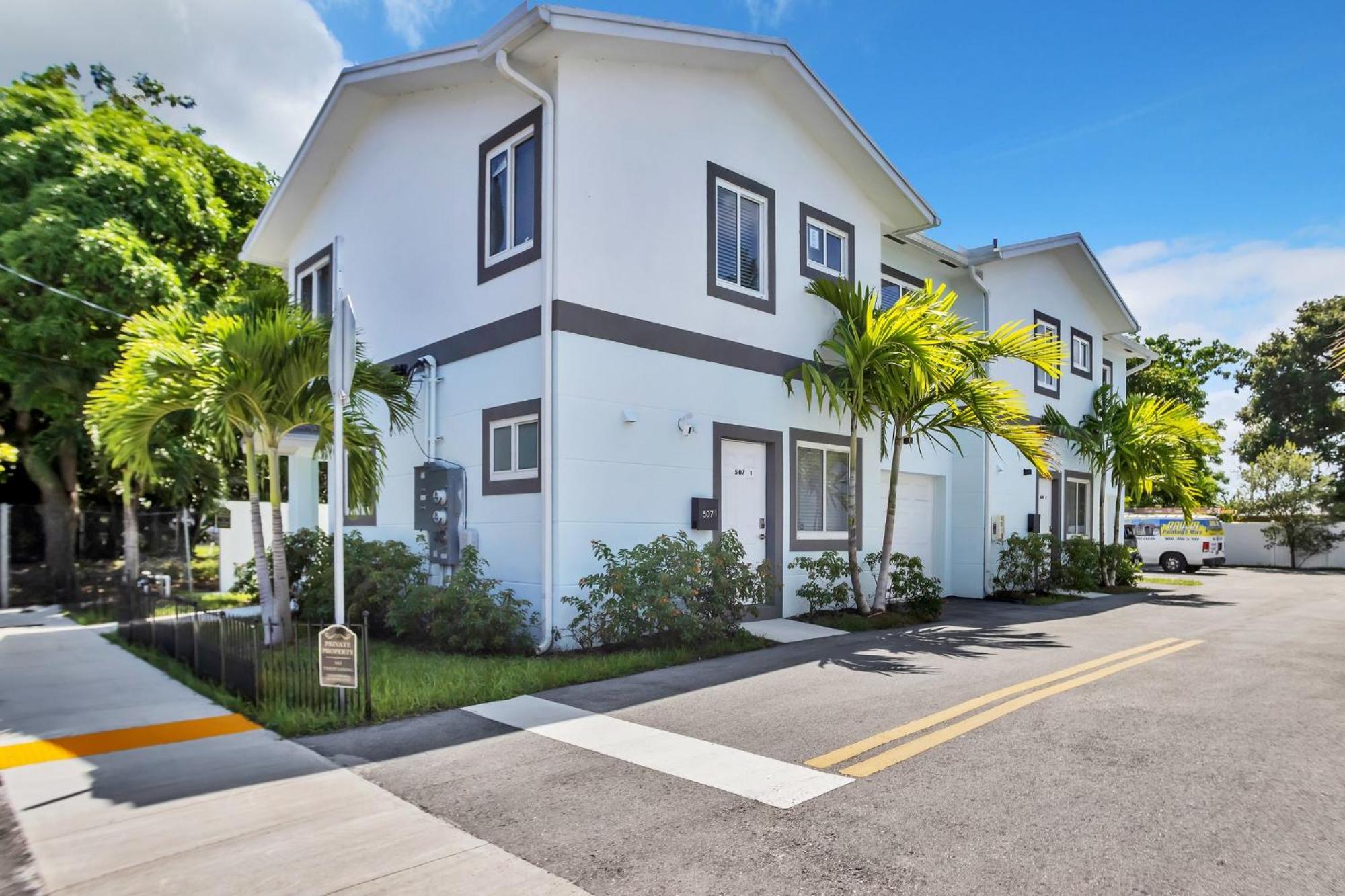 Villa Sistrunk Shades #1 - Brand New Townhomes Downtown Lauderdale *