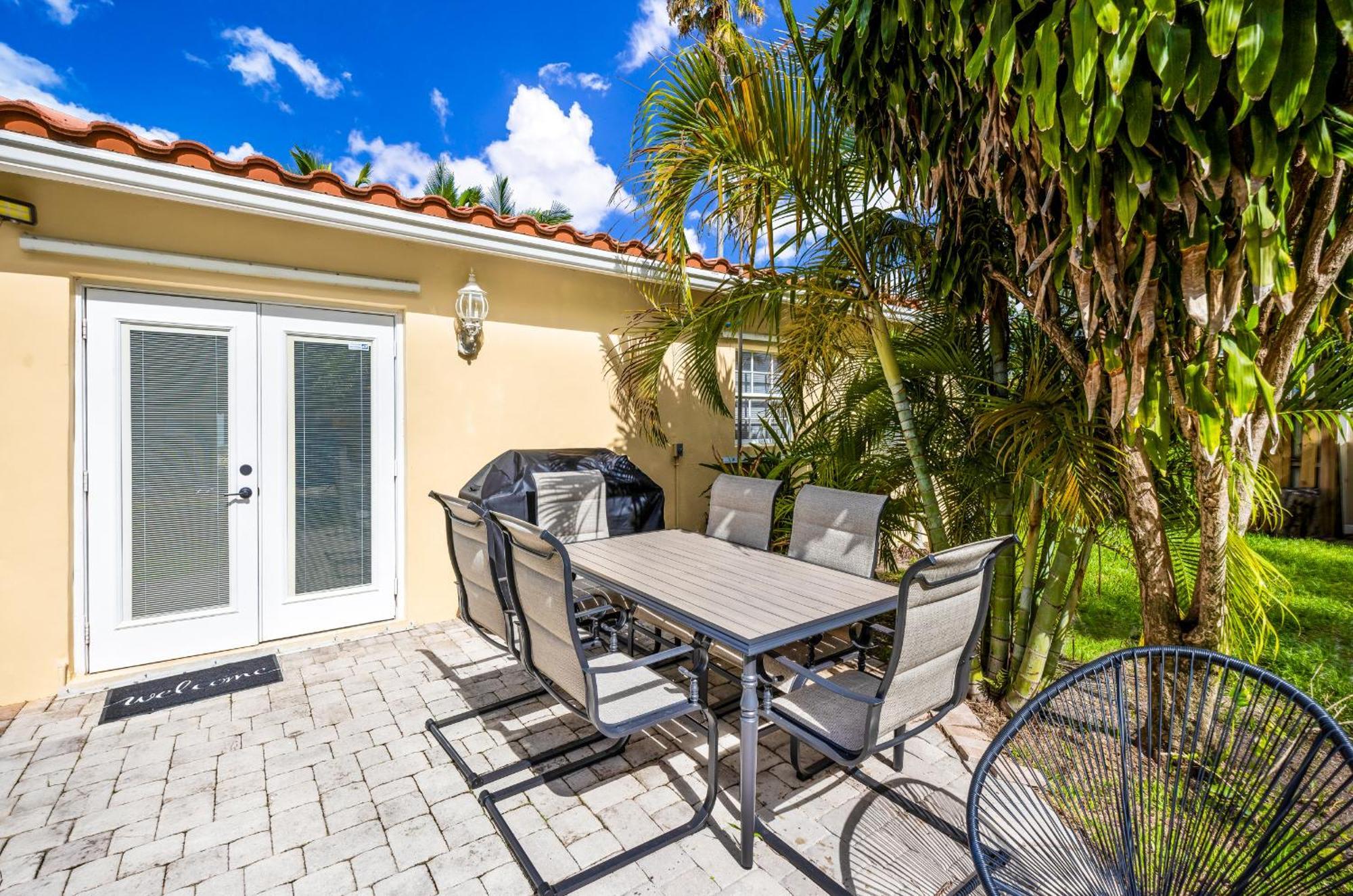 Escape To Newly Remodeled In The Heart Lauderdale With Private Pool Holiday home *