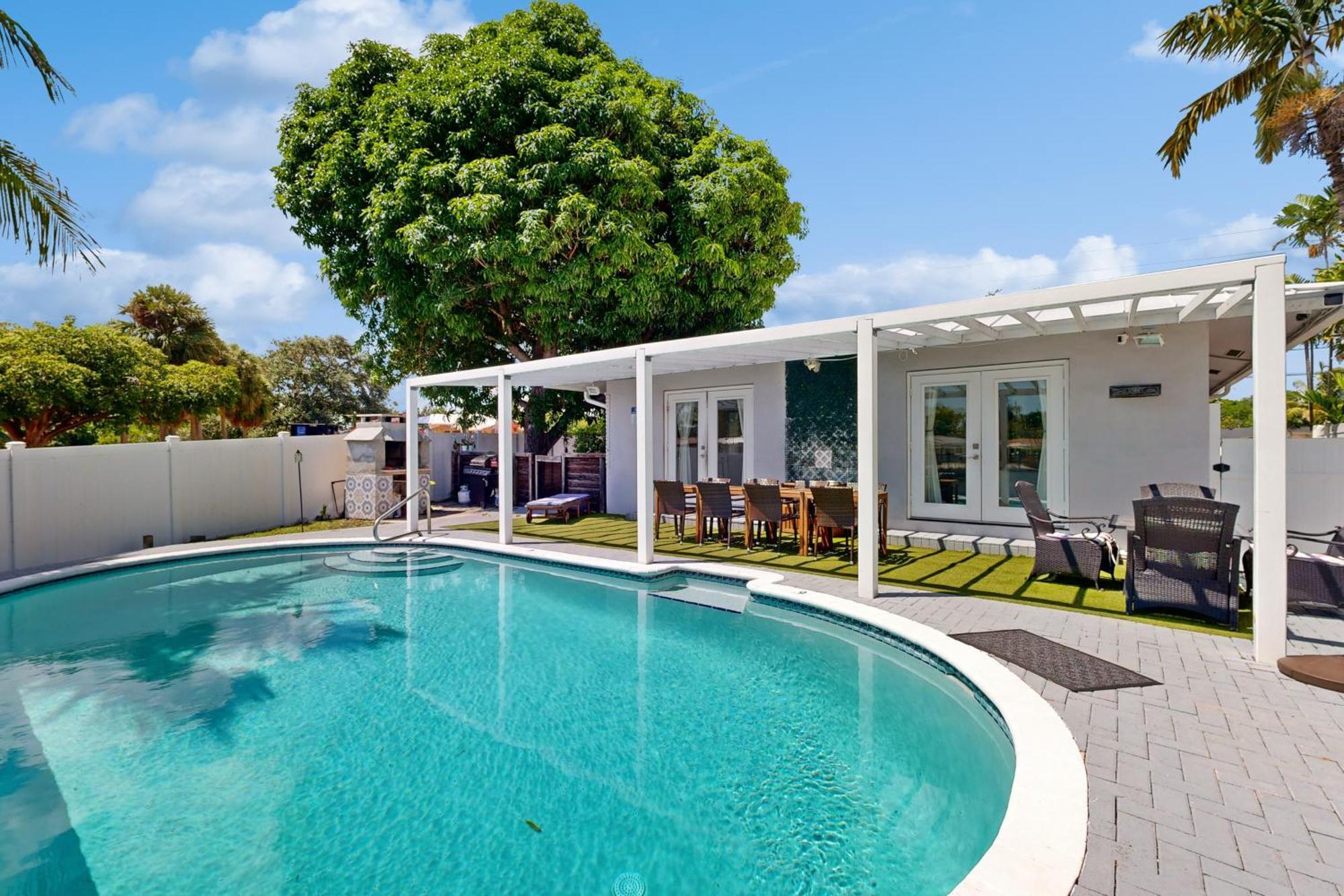 The Manors Waterfront Oasis # 1 Fort Lauderdale