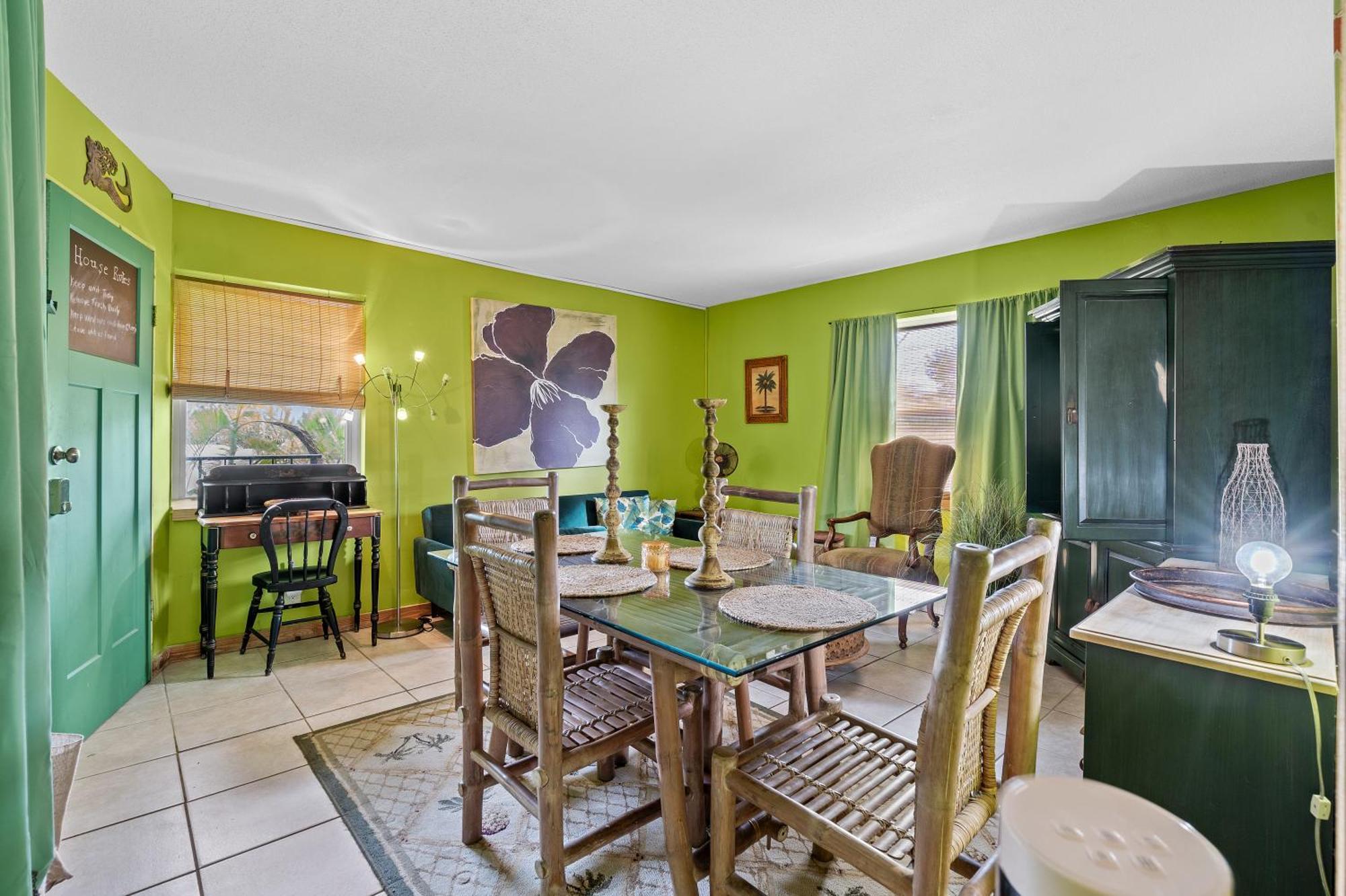 Blue Bell Apartment *
