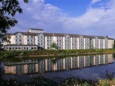 Avalon Waterfront Hotel 2*