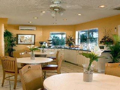 Avalon Waterfront Hotel 2*
