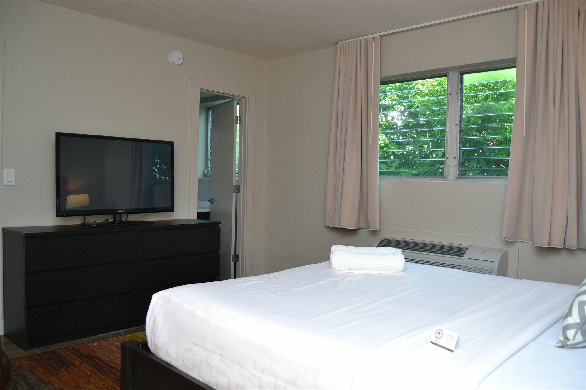 Lush Royale - Gay Men's Hotel 2*
