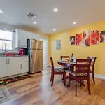 Beach Chairs, Good Kitchen, Strong Wifi On 14Th Ave