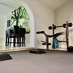 Ukiyo Hostel- Fort Lauderdale Escape