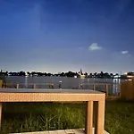 Supervilla - Lakefront - Sunsets, Kayaks, Grill