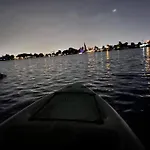 Supervilla - Lakefront - Sunsets, Kayaks, Grill