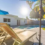 Charming House 3Br House W Heated Pool 15 Mins To Beaches