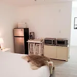 Stylish & Newly-Renovated Suites Near Las Olas