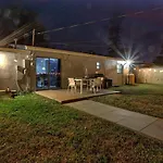 Newly Renovated 3Br Home W Hot Tub